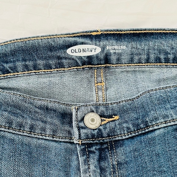 Old Navy Ripped Jeans - Picture 5 of 9